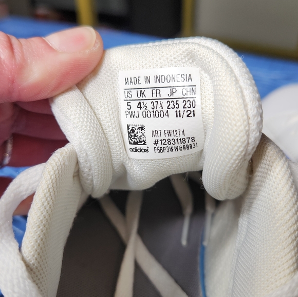 ADIDAS GRAND COURT 2.0 SUSTAINABLE SNEAKERS Size 6.5 women, 5 youth - Picture 4 of 8